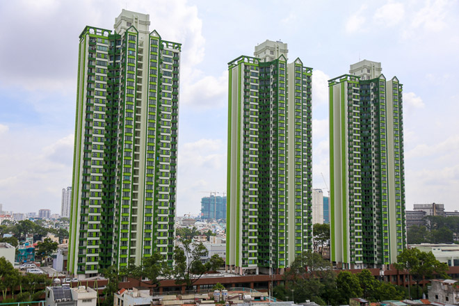 [-]Tòa[-]nhà[-]"3[-]cây[-]nhang"[-]ở[-]Sài[-]Gòn[-]lột[-]xác[-]